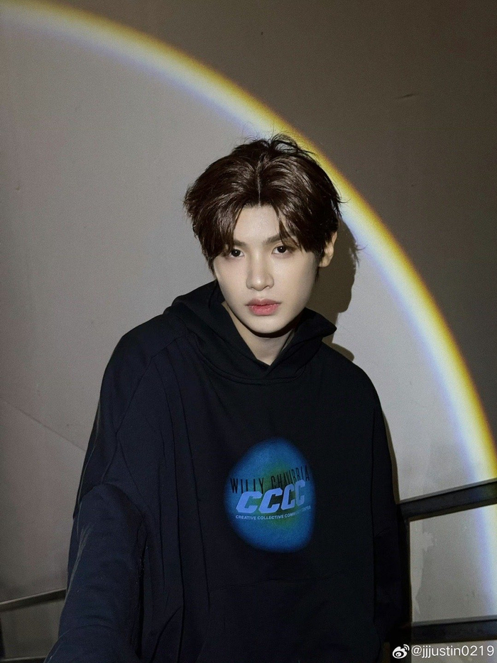 点击查收帅气小贾的新鲜随拍