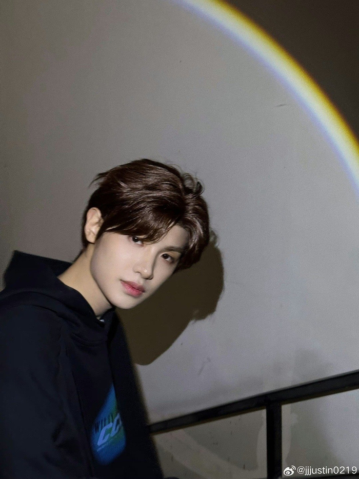 点击查收帅气小贾的新鲜随拍