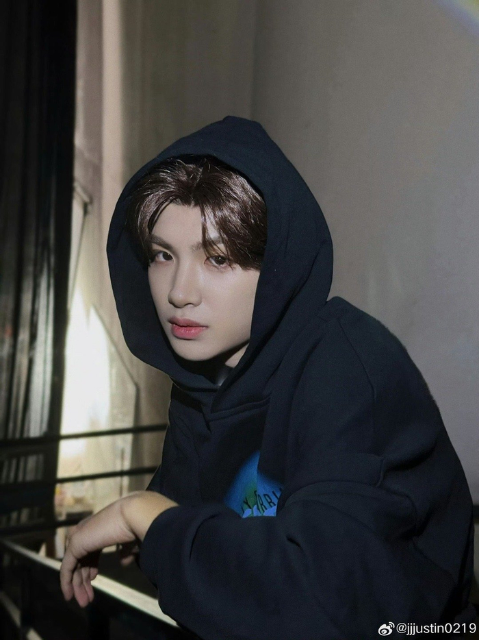 点击查收帅气小贾的新鲜随拍