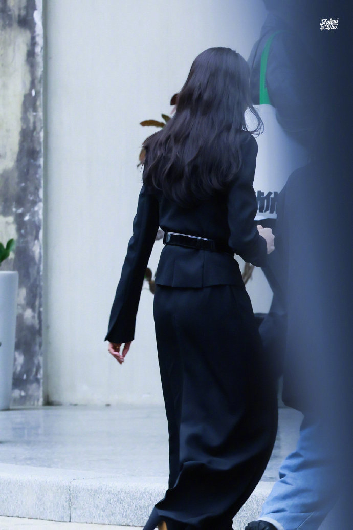 迪丽热巴我的老公姐这个回眸也得更新在那个二维码上了