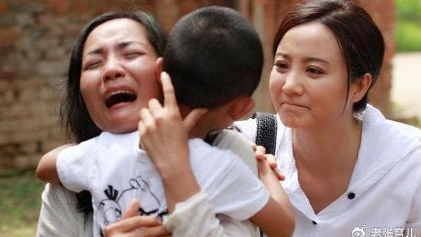 遇到人贩子，别喊 “我不认识他”！这个办法，路人秒懂来救你