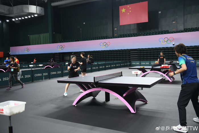中国乒乓球队于6月9日来到成都乒乓球训练基地,展开巴黎奥运前最后的