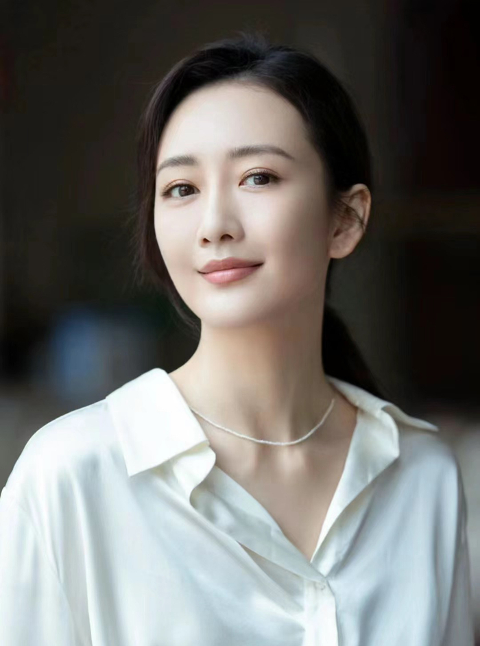 王鸥近照果真“孕味十足”__财经头条__新浪财经