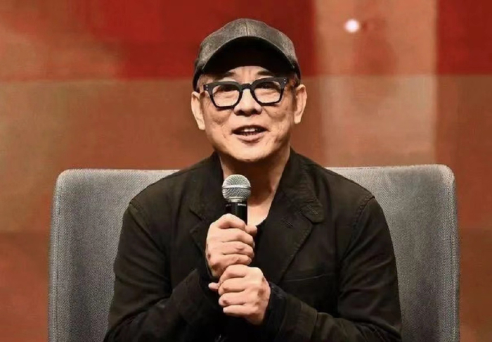 60岁李连杰亲自辟谣去世一身伤病面容沧桑谈对女儿的担心