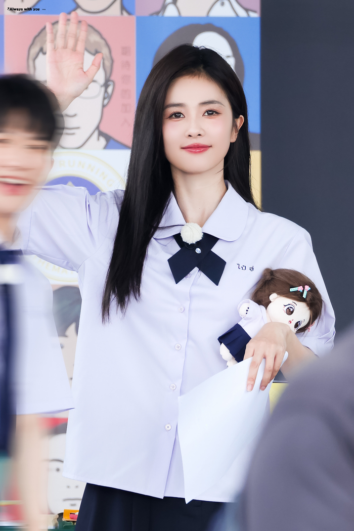 穿上泰式校服的angelababy 白鹿 蔡徐坤 王鹤棣