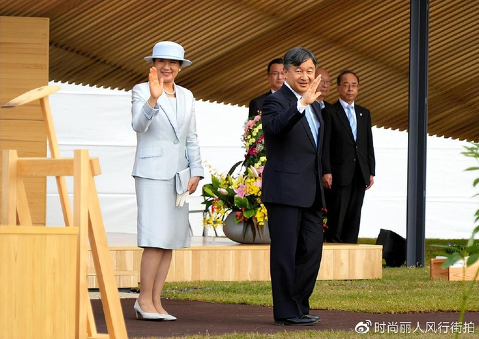 日本雅子皇后结婚30周年纪念日！当年的婚纱照太美，如今依然很嫩