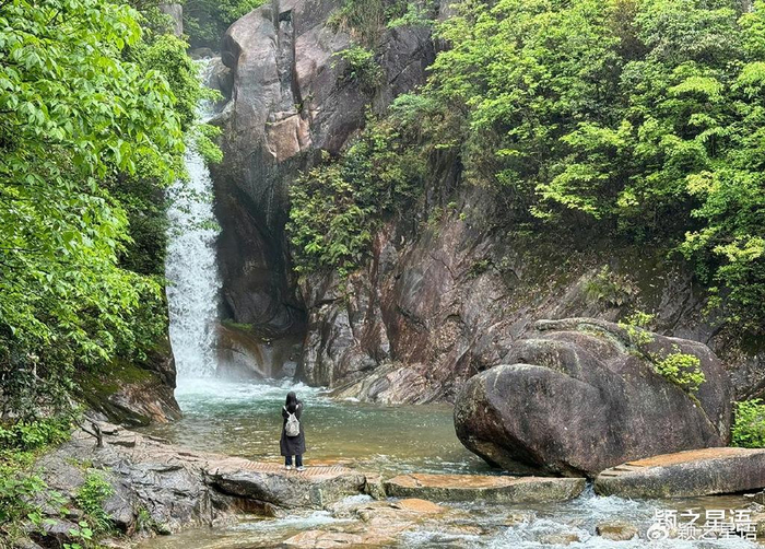第一奇观,石梁飞瀑,有色皆空