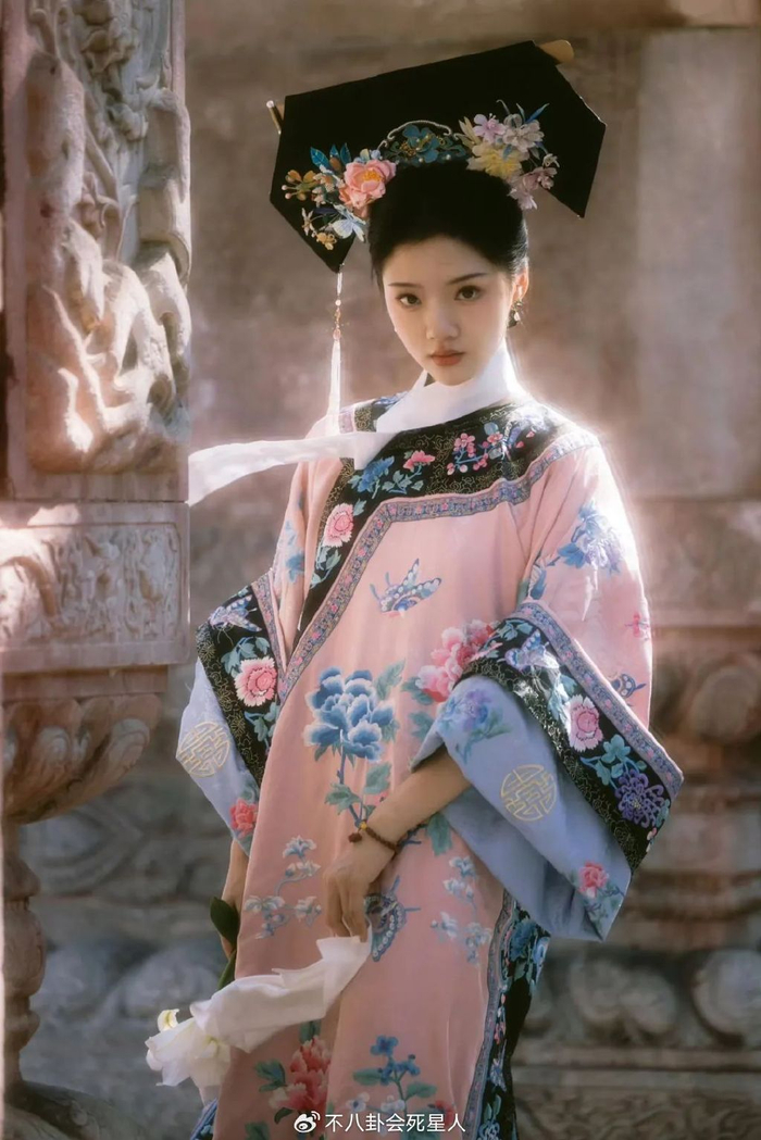 位明星,明明有张美人脸,一看脖子全"毁"了|脖子|周洁琼|任敏_新浪新闻