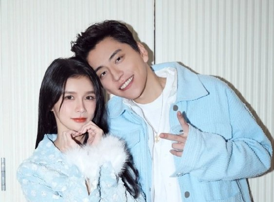 而且,王大陆现在又有新女朋友了?什么?王大陆和蔡卓宜分手了?