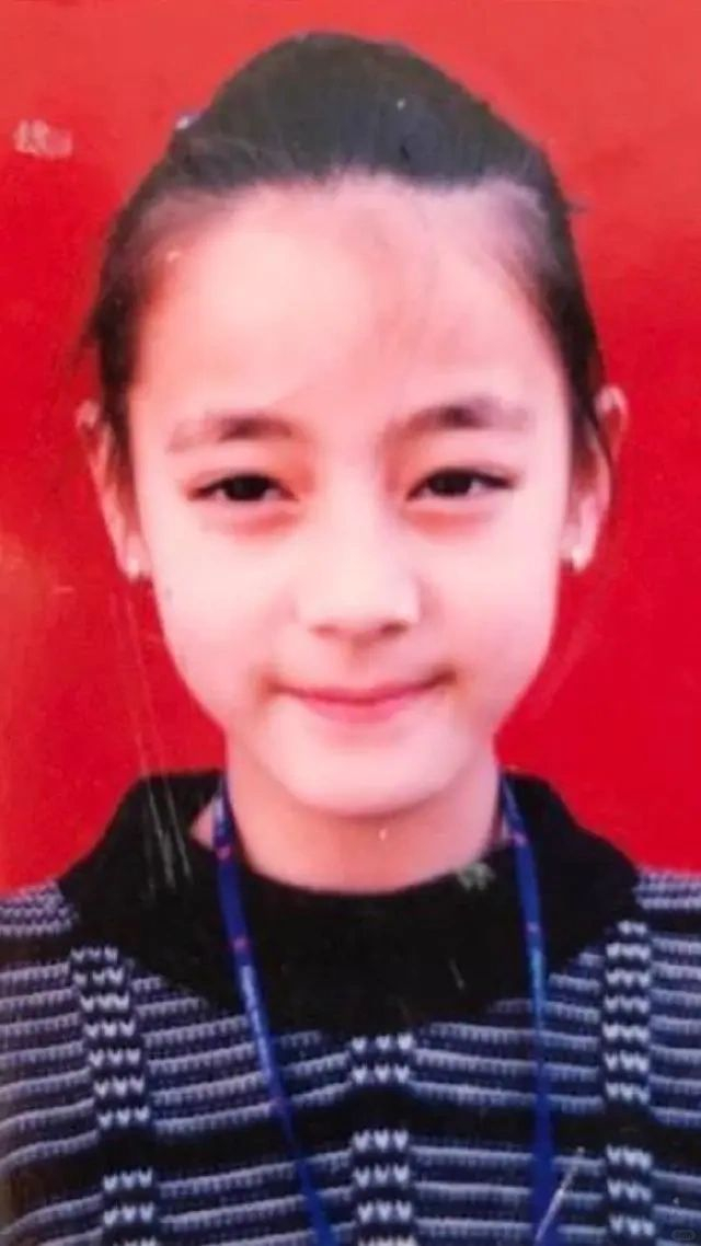 小时候的迪丽热巴 也太可爱啦……__财经头条