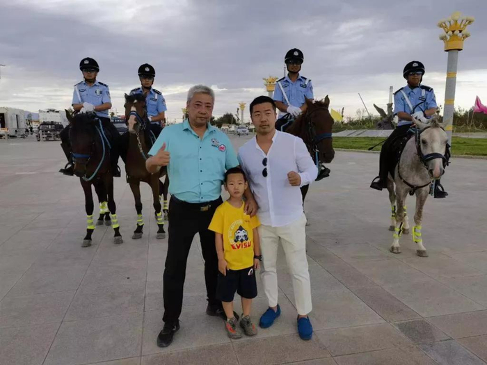 王飞的父亲王珏是我国著名的国际级拳击裁判,2008 年曾执法北京奥运会