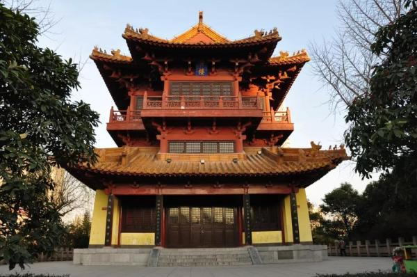 黄楼的历史传说与比利时女孩寻亲故事 黄楼的历史背景与发展