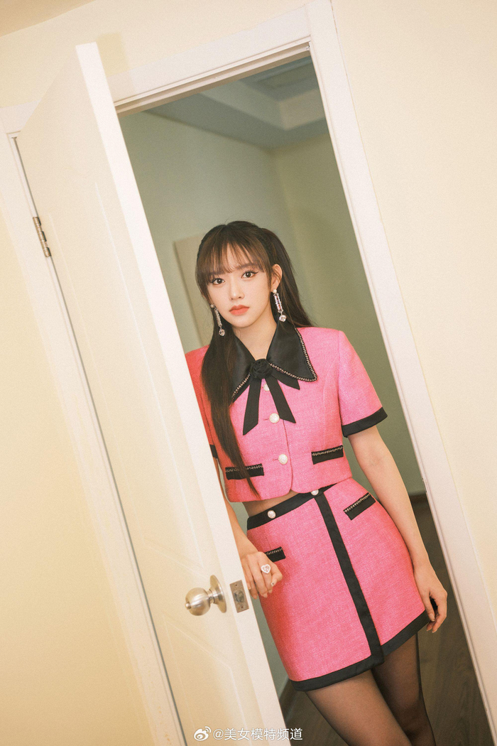 程潇嗨城市猎人小香风穿搭