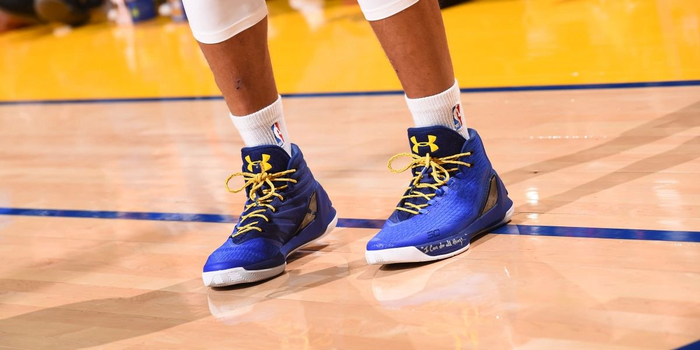 盘点库里上脚的那些战靴