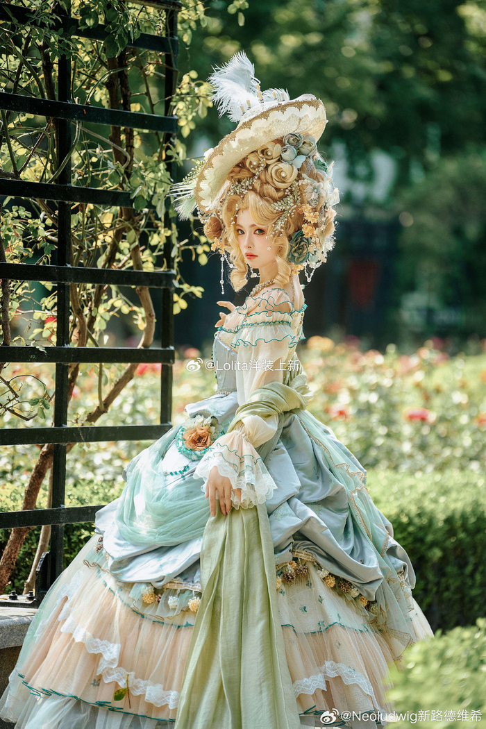 电阻:@neoludwig新路德维希 裙子:糖渍琥珀 再贩 time:7.21