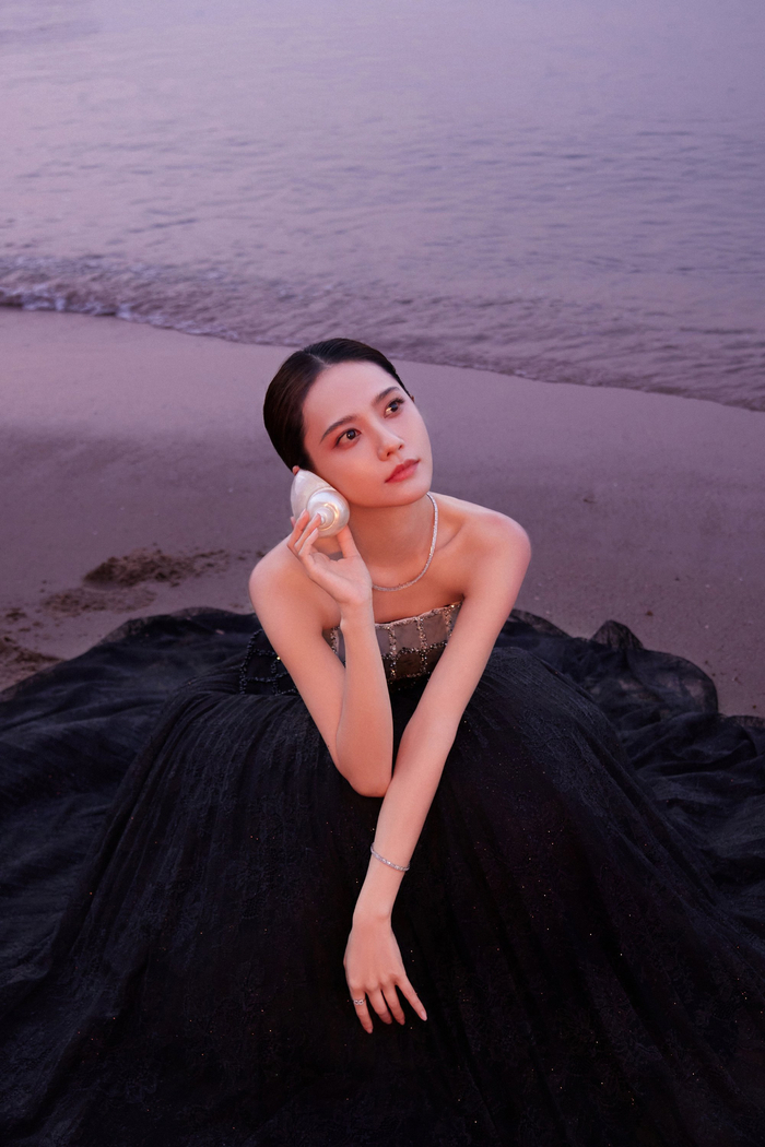 姜珮瑶海边氛围感大片不容错过美到心颤