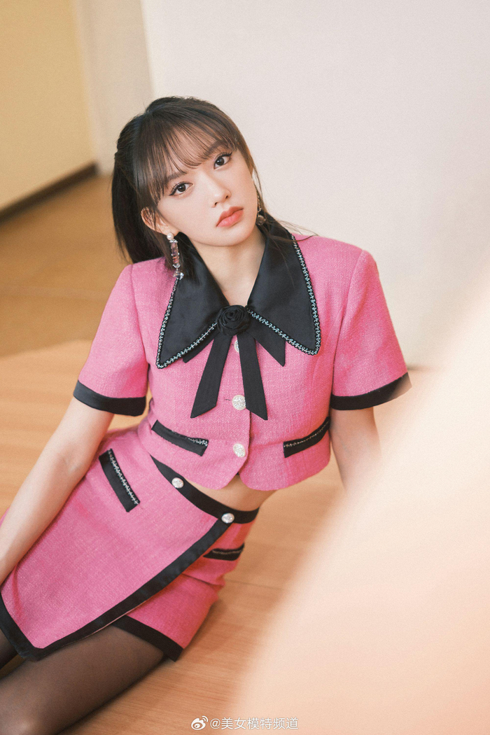 程潇嗨城市猎人小香风穿搭