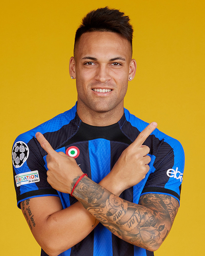 双方王牌球员正面交锋引爆全场气氛