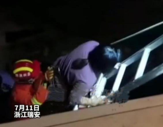 丈夫带儿子跳江，丈夫：我每星期赚4000，拿1000红包超模是不是了？(图3)