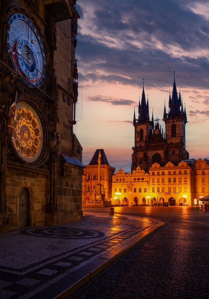 摄影团队顺利到达布鲁塞尔,下午搭程海航飞机,明天早上到达北京__财经