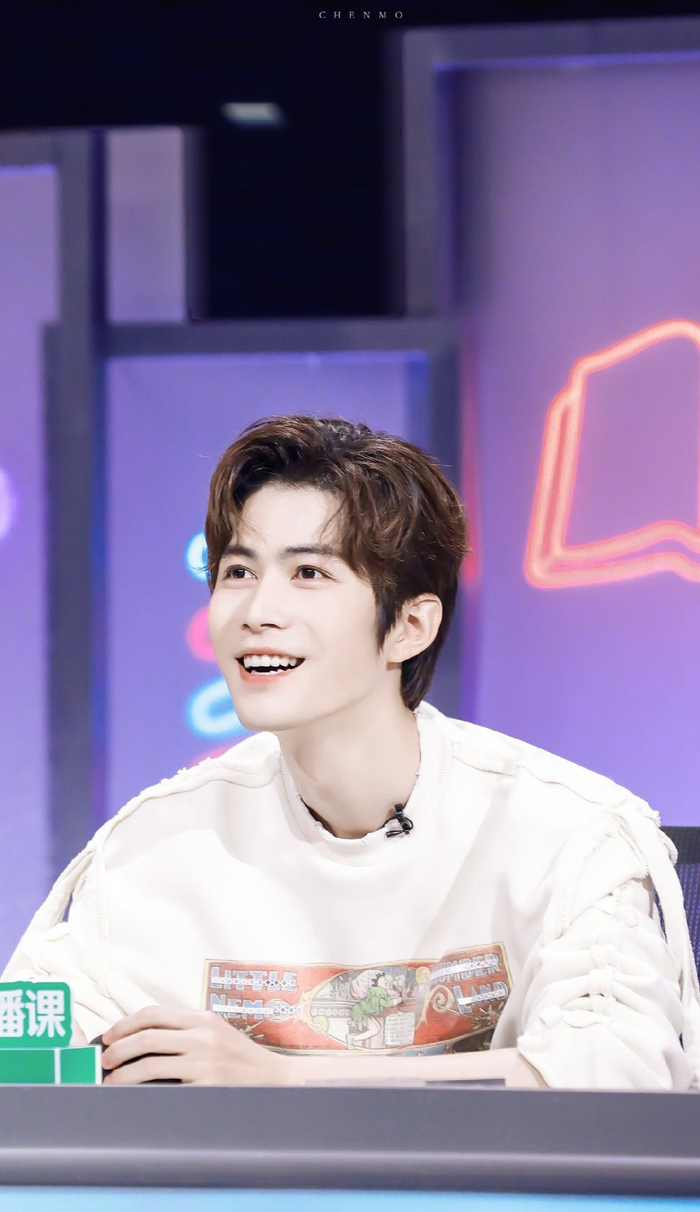 活久见捉到一只热腾腾的陈学冬这个盛世美颜是真的吗我说哥你别太敷衍