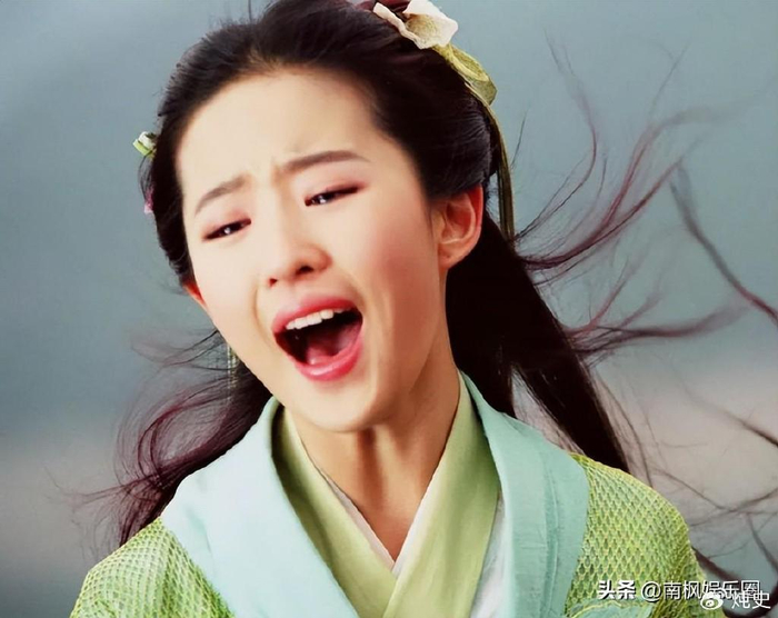 如今的顶级流量小花,变成了鞠婧祎和虞书欣.