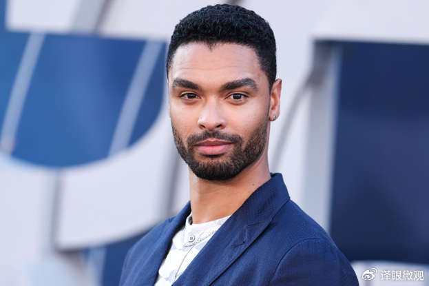 这位英国演员因在 netflix 剧集《布里奇顿》中饰演西蒙·巴塞特而广