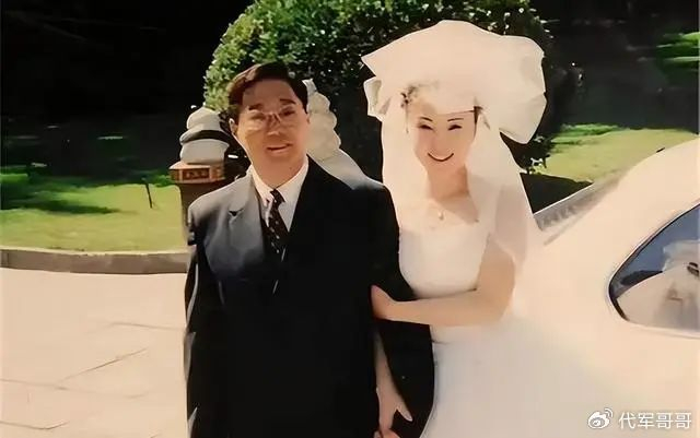 25年后,再看王艳和王志才的婚姻,才明白结婚是最好的选择|故宫|赵薇|豪宅|林心如|自拍照_新浪娱乐_新浪新闻