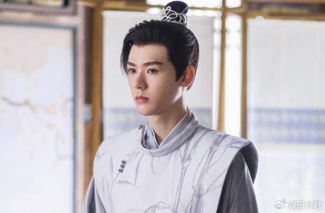 龚俊,凭借首部电视剧《刀剑缭乱》出道以来,主演了多部不同题材角色