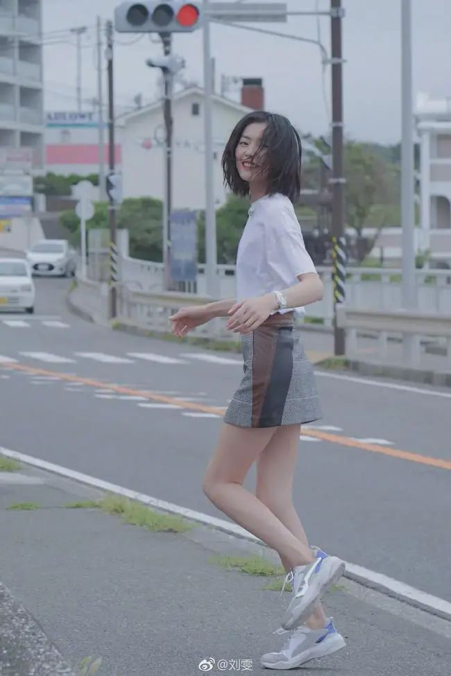 大表姐刘雯拍照教学,常用12个拍照姿势,帮你拍照上镜又漂亮|刘雯|上镜