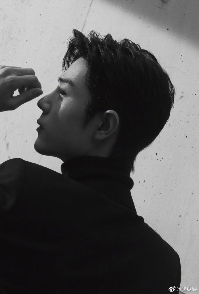 肖战黑色西装造型花絮大片什么水平