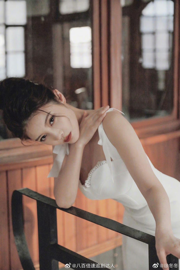 在电影《西虹市首富》里演的"莎莎"网友评价"丢人现眼"