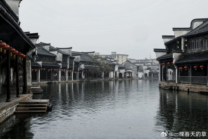 梦里南浔古镇百间楼是湿漉漉的季节里