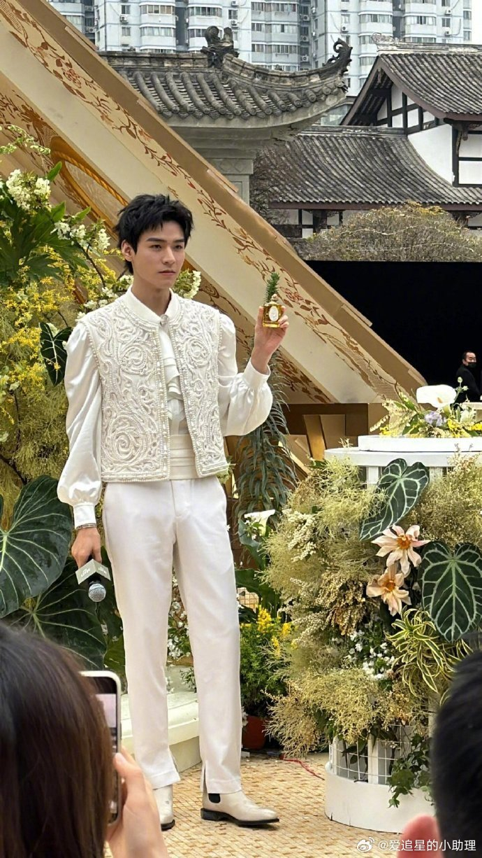 龚俊范丞丞今日线下活动生图两位06的状态怎么样