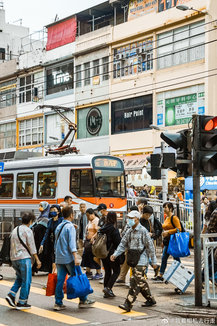 城市车流穿梭