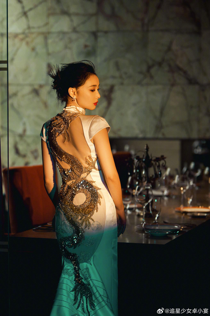 又双叒叕被高叶红毯造型惊艳到了!|高叶|古典|旗袍_新浪新闻