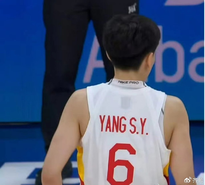 21岁杨舒予,在亚运会赛场上备受欢迎!下赛季,她加盟广东女篮
