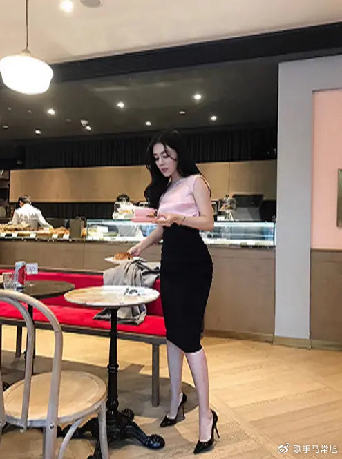 李泉真的太帅了!怎么看都是完美小哥哥!