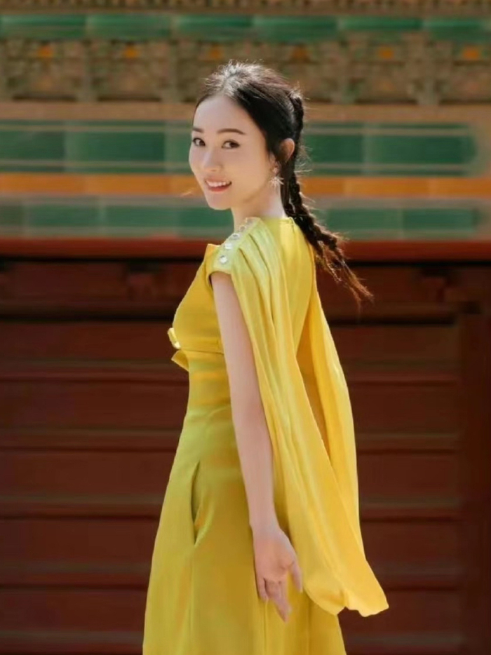 霍思燕这几年过得很滋润,看看她4年前和现在对比,幸福味道实锤了!