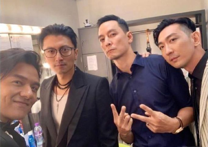 谢霆锋也变成了厨子,没拿奖的余文乐吴彦祖陈冠希啥的现在更不咋拍戏