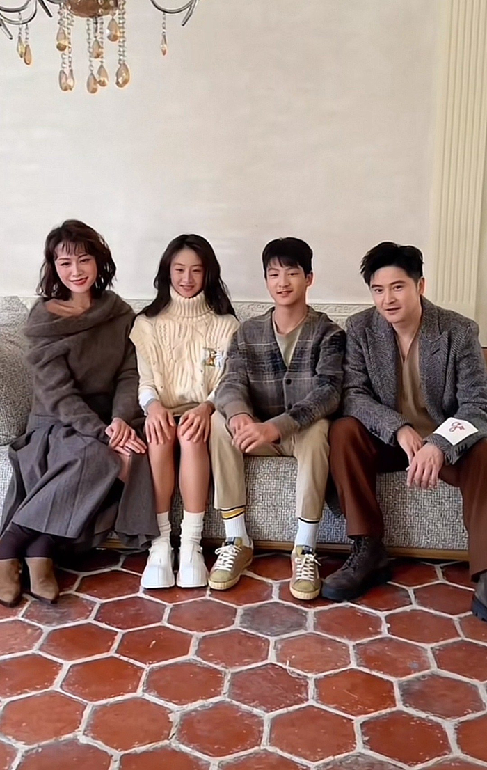 田亮一家四口合照