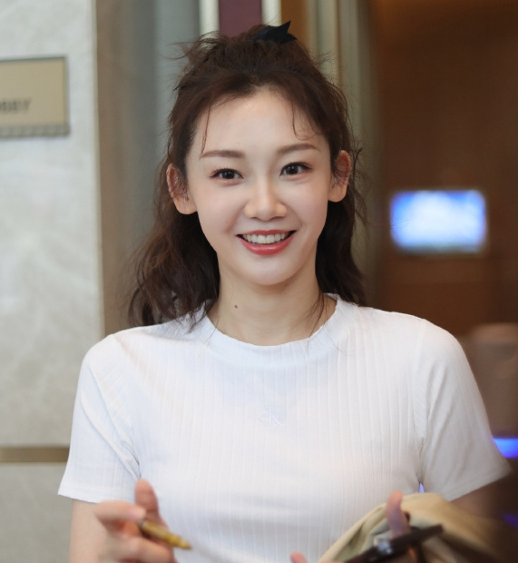 演员苗苗凭舞蹈才艺重新出发