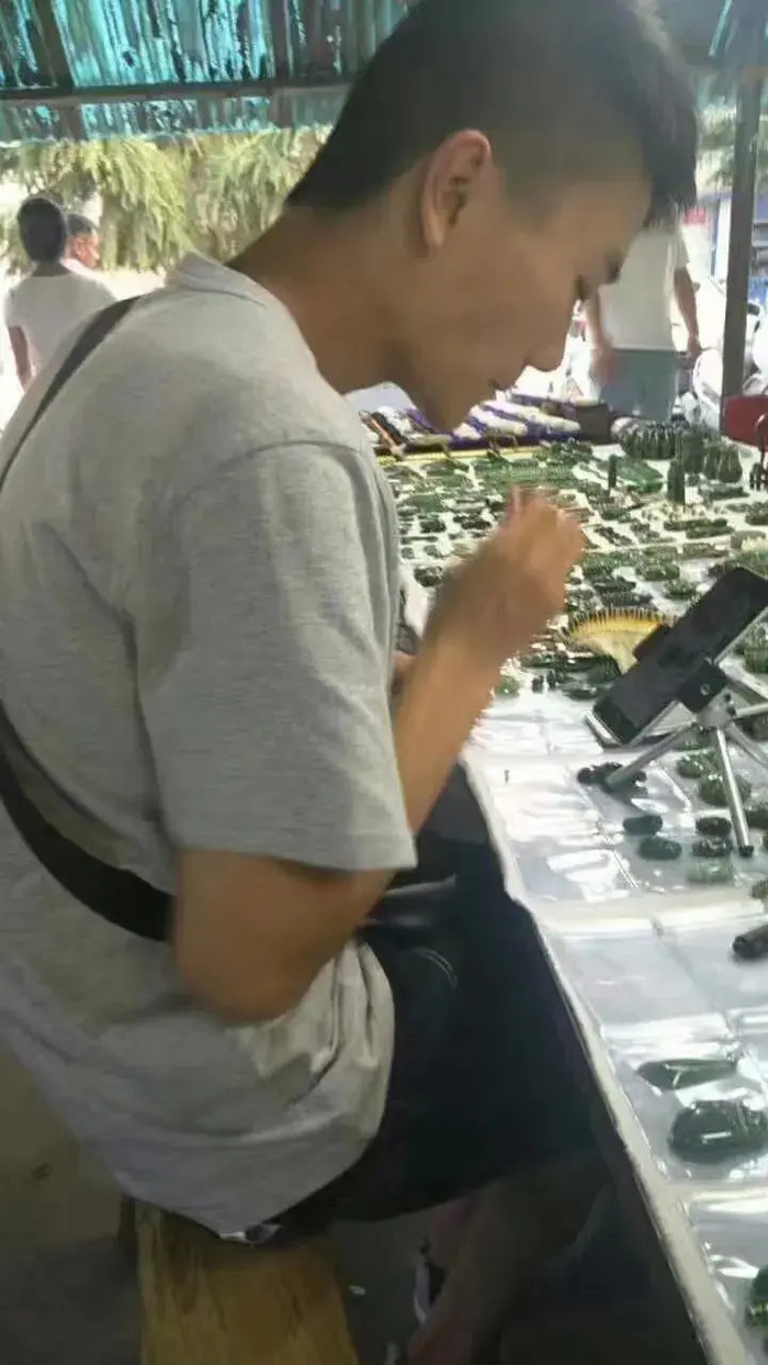 河南南阳的珠宝生意,借淘宝直播火出圈,不小心做了个全国最大|石佛寺