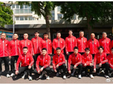 国乒出征伦敦世乒赛，孙颖莎稳居C位，王楚钦阳光帅气，马龙送行