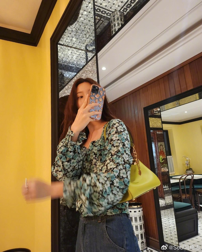 郑采妍近日ins更新自然恬静又松弛超会营造日常氛围感