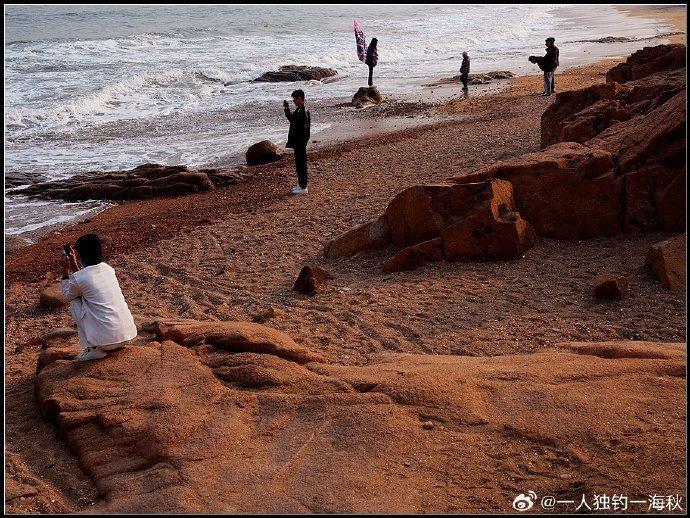 青岛的海春潮滚滚惊涛拍岸