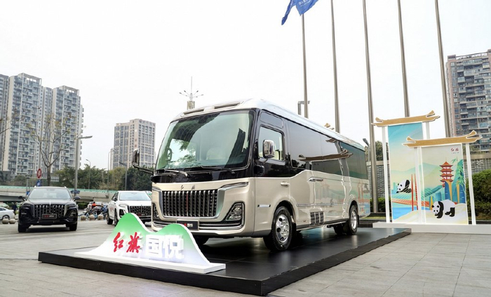 红旗国悦上市468万起的轻客就是考斯特平替