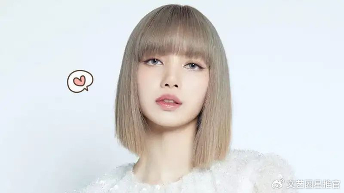 lisa在巴黎被偶遇!素颜独自逛奢侈品店,脸变黑认不出,憔悴落寞