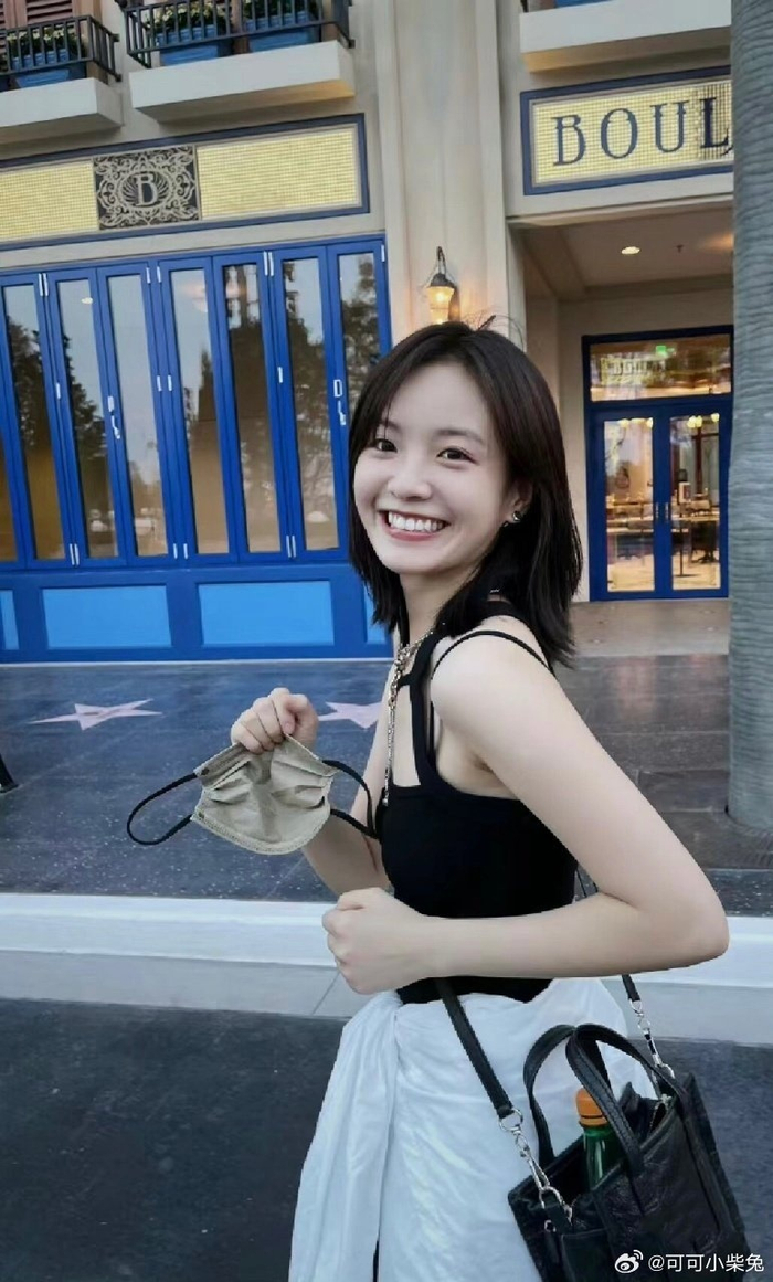 李庚希私服和街拍粉报到