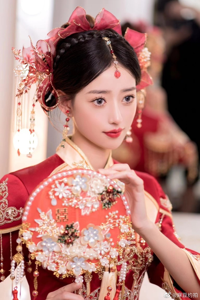 约摄影师妆面模特